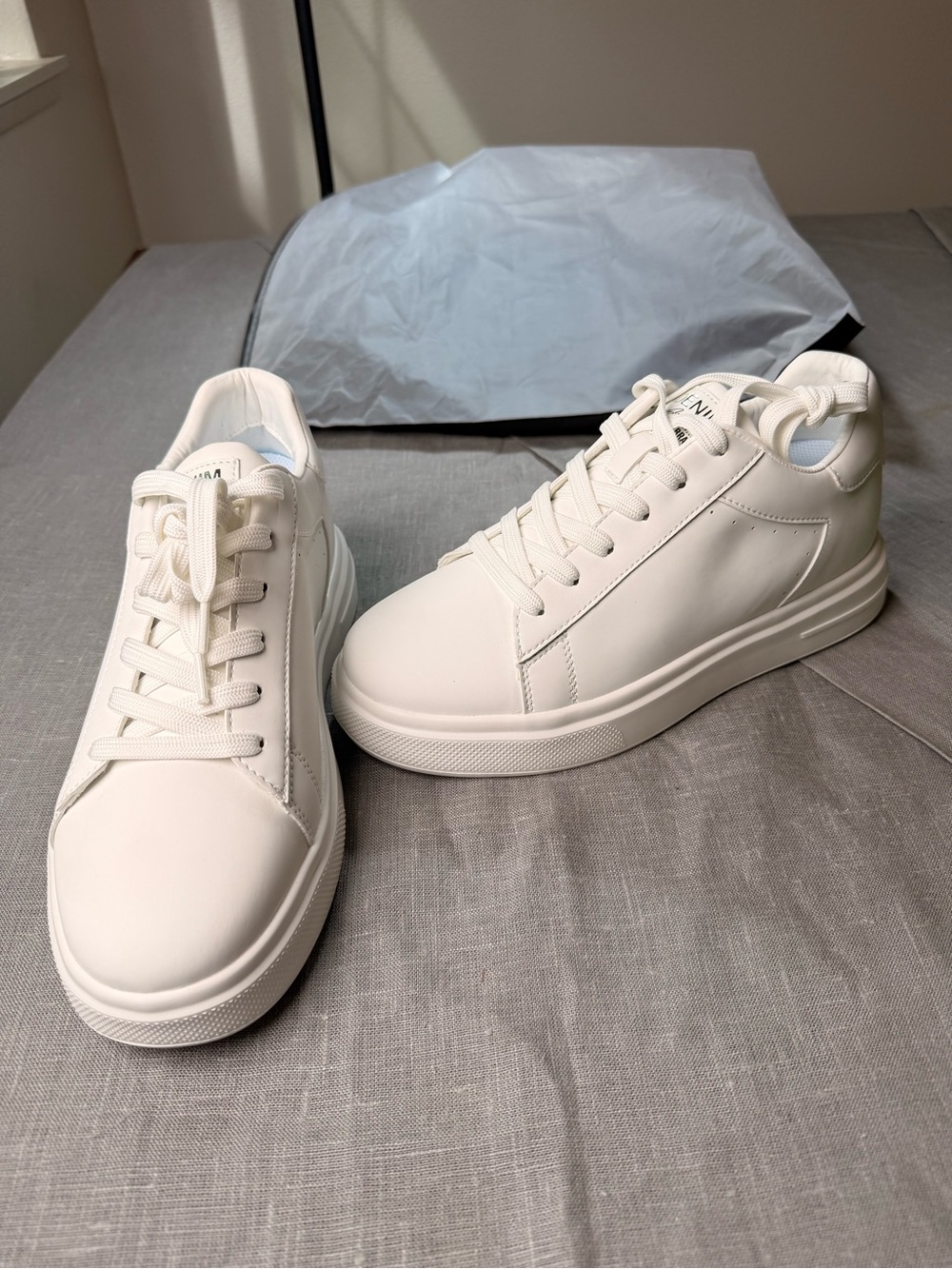 DENIM Authentic Original Brand Men's White Sneakers Shoes Size US 9 NEW